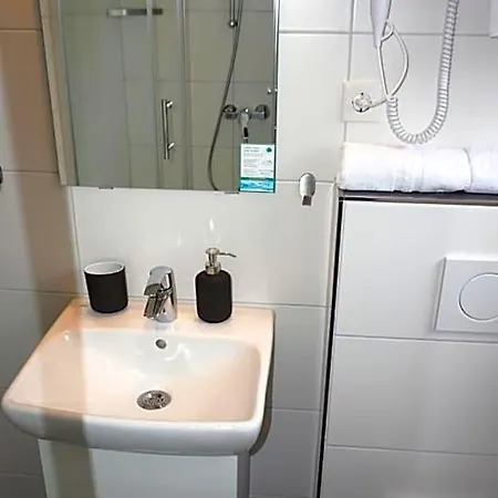 Gaestehaus Mira بيت ريفي